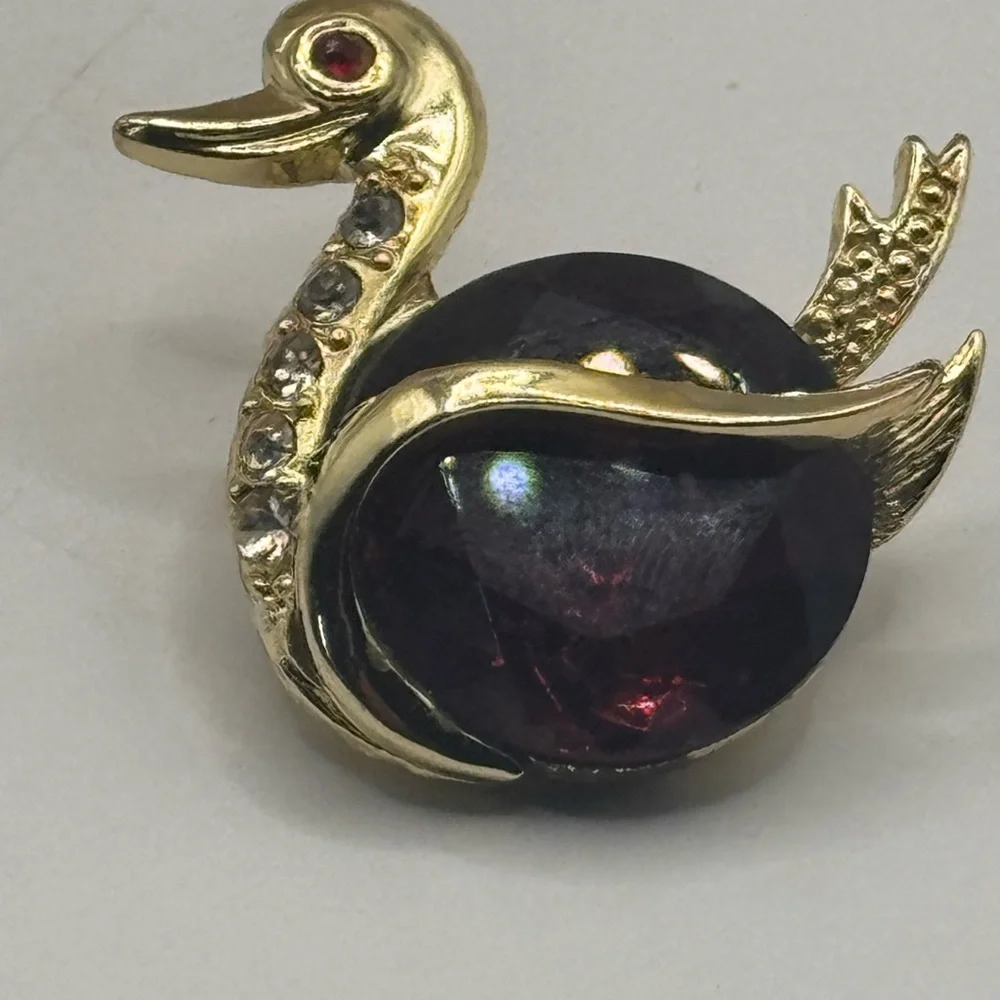 Vintage Purple Rhinestone Swan Goose Duck Shaped Bird Brooch Lapel Pin, Retro